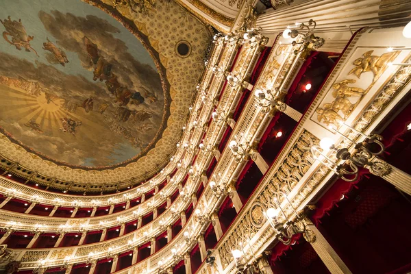San Carlo Theatre, Nápoles casa de ópera, Itália — Fotografia de Stock