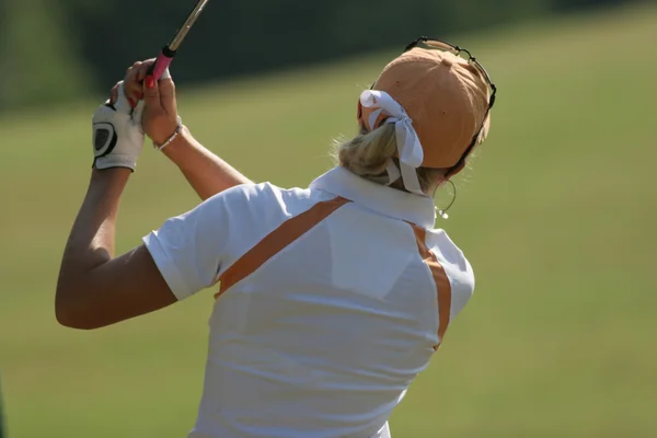 Lady golf swing golf tanfolyam — Stock Fotó