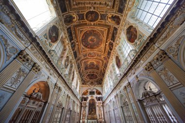 Şapel Fontainebleau kale teslis