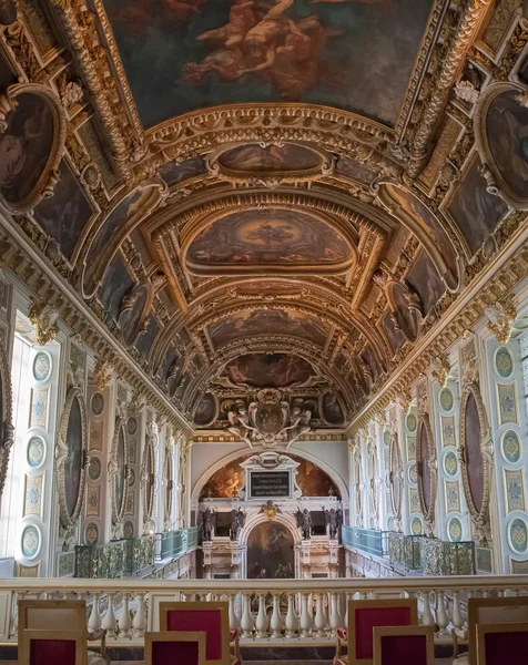 The Chapel of the Trinity, in the castle of Fontainebleau, France — Stock Photo, Image