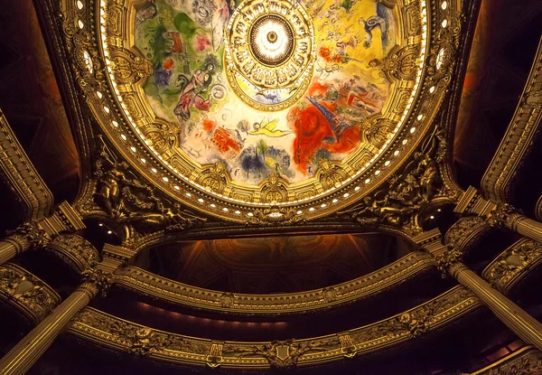 パリ ・ オペラ座、パレ ・ ガルニエ — ストック写真