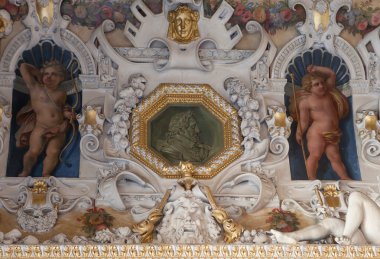 iç mekanlar ve kale Fontainebleau, Fransa'nın ayrıntılarını