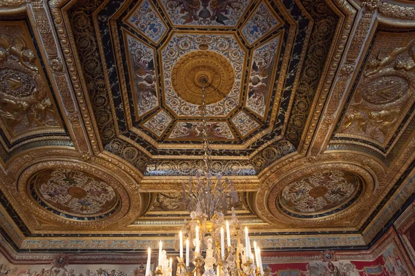 Interiores e detalhes do castelo de Fontainebleau, França — Fotografia de Stock