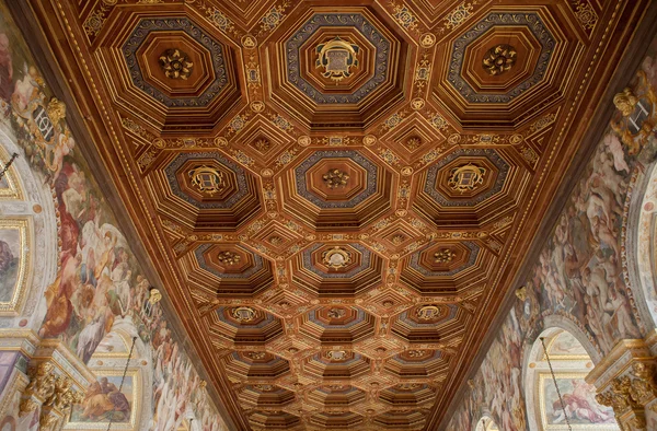 Interiores y detalles del castillo de Fontainebleau, Francia — Foto de Stock