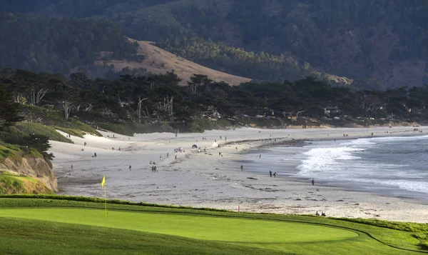 Plaża żwirowa pole golfowe, Monterey, Kalifornia, Stany Zjednoczone Ameryki — Zdjęcie stockowe