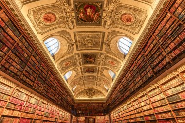 PARIS, FRANCE, 20 EYLÜL 2025: Fransa Cumhuriyeti Senatosu kütüphane dekorasyonu, parlamento binası