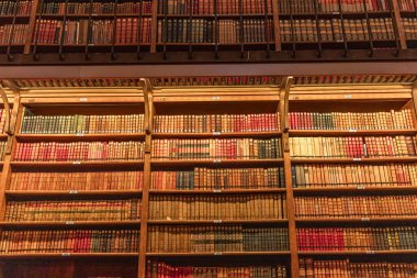 PARIS, FRANCE, 20 EYLÜL 2025: Fransa Cumhuriyeti Senatosu kütüphane dekorasyonu, parlamento binası