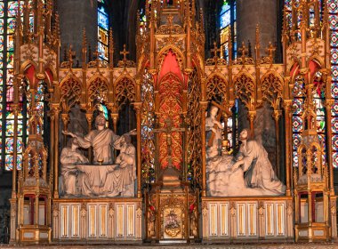 LILLE FRANCE, ECTOBER 05, 2024: Saint-Maurice Kilisesi 'nin iç mimari dekorları