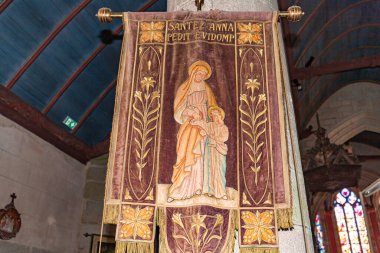 MEİLAS, FİSTA, BRANY, FRANCE, 22 MAYIS 2025: Kilisenin iç ve mimari detayları