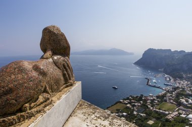 Sfenks Heykeli üzerinde Capri Adası, Capri, İtalya