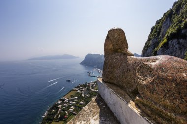 Sfenks Heykeli üzerinde Capri Adası, Capri, İtalya