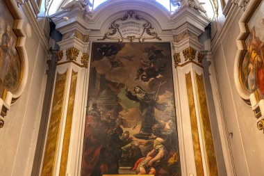 Floransa, İtalya, 26 Ekim 2015: iç mekanlar ve mimari detaylar Ognissanti Kilisesi, 26 Ekim 2015 Floransa, İtalya