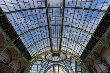 PARIS, FRANCE, FEBRUAY 04, 2026: Fransız arşivci Charles Girault tarafından 1897 yılında inşa edilen Grand Palais 'in Sanat Dekoratif Kubbesi mimari detayları