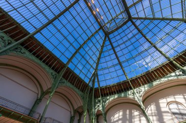 PARIS, FRANCE, FEBRUAY 04, 2026: Fransız arşivci Charles Girault tarafından 1897 yılında inşa edilen Grand Palais 'in Sanat Dekoratif Kubbesi mimari detayları