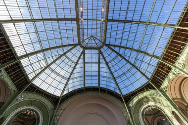 PARIS, FRANCE, FEBRUAY 04, 2026: Fransız arşivci Charles Girault tarafından 1897 yılında inşa edilen Grand Palais 'in Sanat Dekoratif Kubbesi mimari detayları