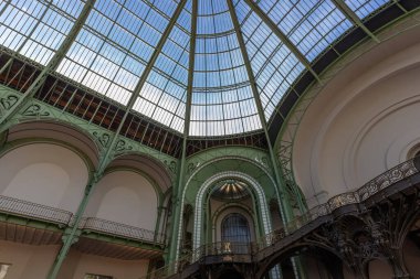 PARIS, FRANCE, FEBRUAY 04, 2026: Fransız arşivci Charles Girault tarafından 1897 yılında inşa edilen Grand Palais 'in Sanat Dekoratif Kubbesi mimari detayları