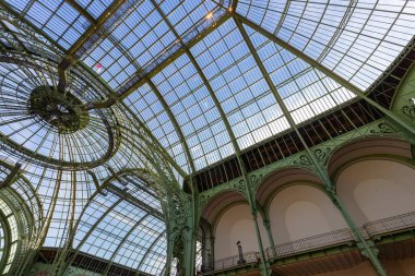 PARIS, FRANCE, FEBRUAY 04, 2026: Fransız arşivci Charles Girault tarafından 1897 yılında inşa edilen Grand Palais 'in Sanat Dekoratif Kubbesi mimari detayları