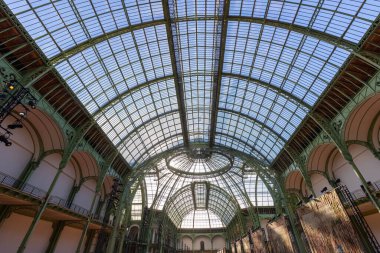 PARIS, FRANCE, FEBRUAY 04, 2026: Fransız arşivci Charles Girault tarafından 1897 yılında inşa edilen Grand Palais 'in Sanat Dekoratif Kubbesi mimari detayları