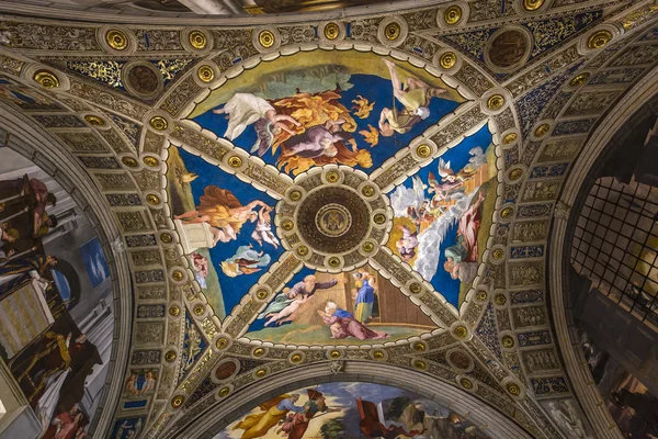 Interiors of Raphael rooms, Vatican museum, Vatican — Stock Photo, Image