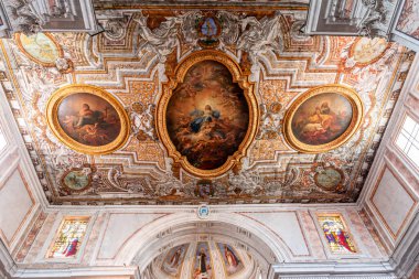 SORRENTO, İtalya, 12 Mayıs 2014: Duomo 'nun iç kısımları ve detayları, Napoli katedrali, 14. yüzyılda Aziz Januarius, Camapnia, İtalya için inşa edilmiştir.