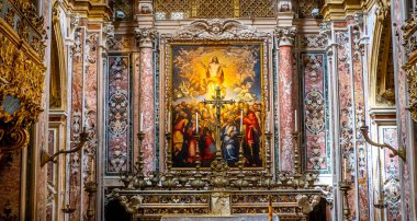 NAPLES, ITALY, 16 MAYIS 2014: San Gregorio Armeno kilisesindeki koronun iç ve ayrıntıları