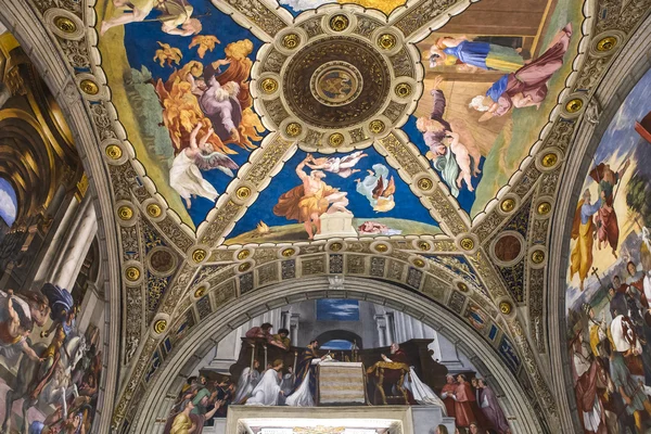 Rafaelin huoneiden sisätilat, Vatikaanin museo, Vatikaani — kuvapankkivalokuva