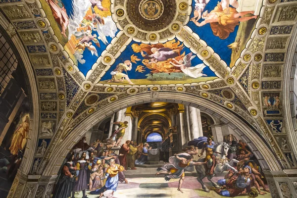Interiors of Raphael rooms, Vatican museum, Vatican — Stock Photo, Image