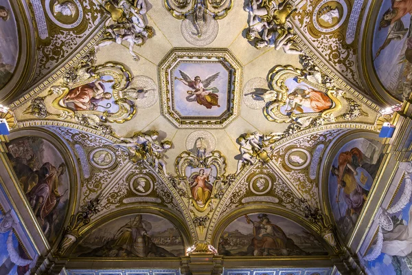 Belső terek, a Palazzo Pitti, Firenze, Olaszország — Stock Fotó