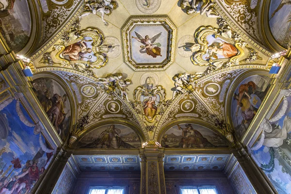 Интерьеры Palazzo Pitti, Флоренция, Италия — стоковое фото