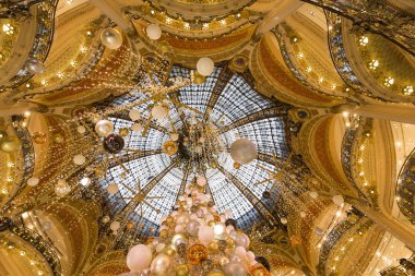 Le Printemps adlı Noel süsleri depolamak, Paris, Fransa