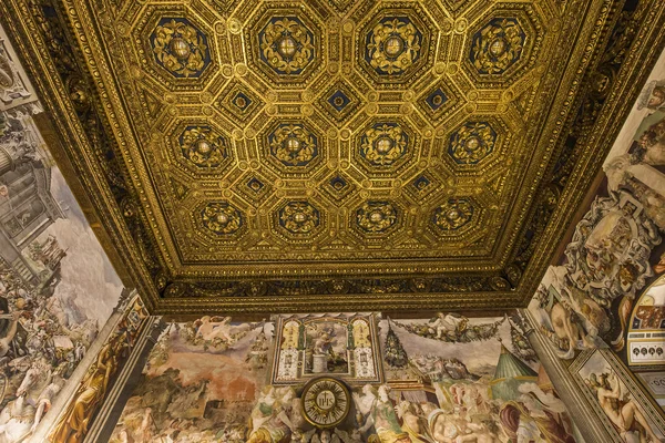 Innenräume des Palazzo Vecchio, Florenz, Italien — Stockfoto