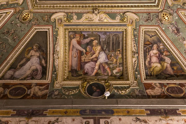 Интерьеры Palazzo Vecchio, Флоренция, Италия — стоковое фото
