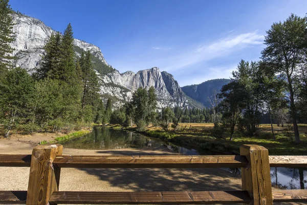Vale de Yosemite, parque nacional de Yosemite, Califórnia, EUA — Fotografia de Stock