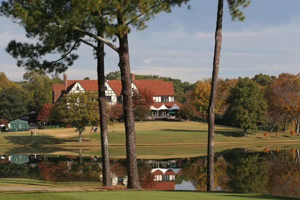 Fairway and green, on a golf course — Stock Photo, Image