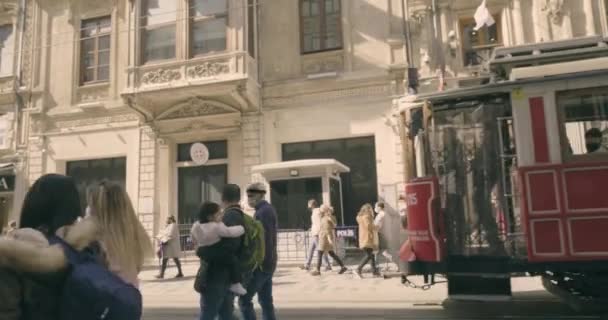 Taksim Stanbul Türkiye 2021 Taksim Nostaljik Tramvayının Solu Zklal Caddesi — Stok video