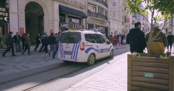 Taksim Stambuł Turcja 2021 Policyjny Patrol Istiklal Caddesi Ulica Niepodległości — Wideo stockowe