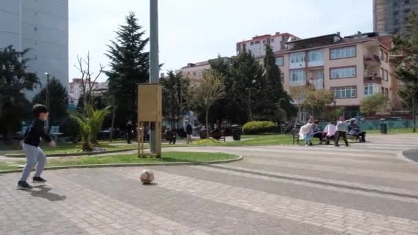 Maltepe Istanbul Turkey 2021 Two Turkish Children Protective Masks Play — Stock Video