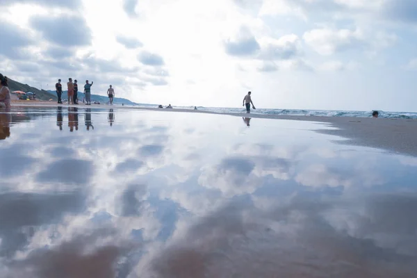 Sariyer Istanbul Turkey 2021 Blue Sky Reflection Puddle Caused Waves — Stock Photo, Image