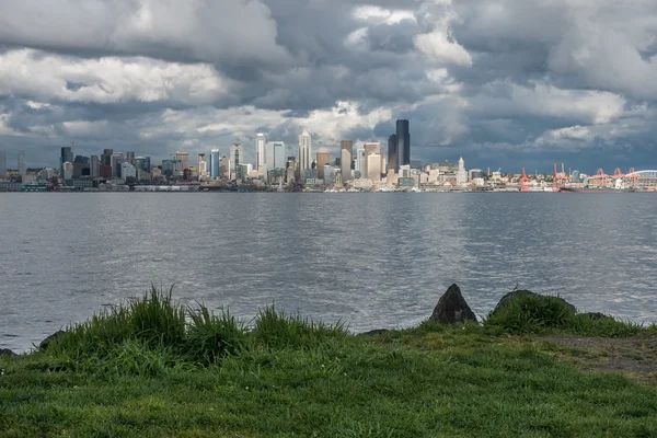 Seattle attraverso Elliott Bay — Foto Stock