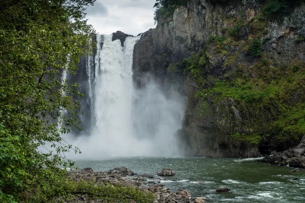 Debajo de Snoqualmie Falls 3 — Foto de Stock