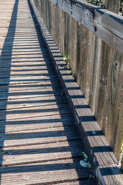 Ahşap çit gölgeler