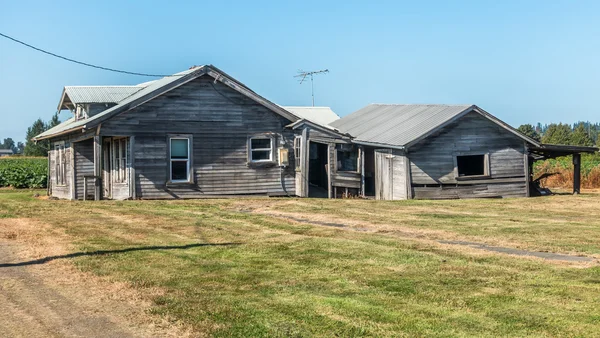 Oude boerderij met Greay — Stockfoto