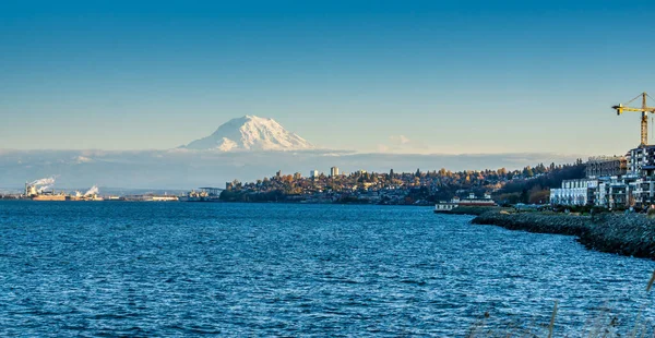 Ruston Washington Dan Tacoma Limanı Rainier Dağı Manzarası — Stok fotoğraf