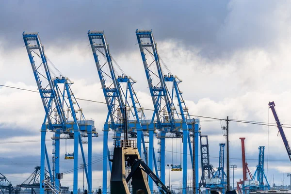 Large Blue Cranes Port Tacoma Clouds — Stock Photo, Image