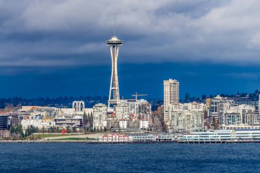 Seattle su ve binalarının manzarası..