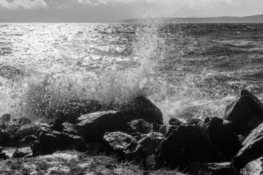 Rüzgarlı bir günde Tuzlu Su Parkı 'nda dalga kazası.