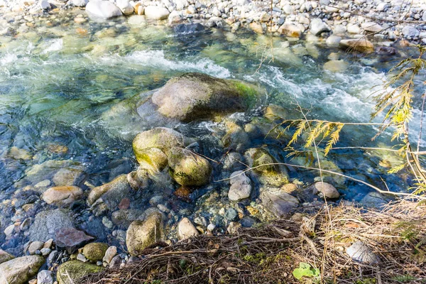 Eine Nahaufnahme Von Klarem Wasser Das Über Felsen Denny Creek — Stockfoto