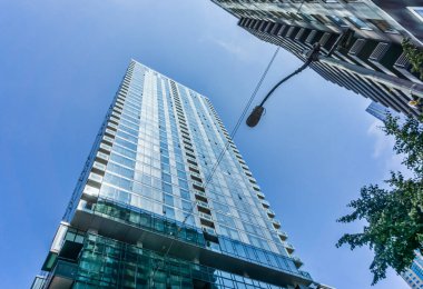 Seeattle, Washington 'da bir gökdelenin altında