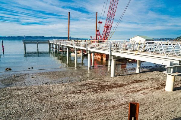 Redondo Beach, Washington 'da yeni bir rıhtım inşaatı.