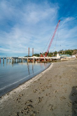 Redondo Beach, Washington 'da yeni bir rıhtım inşaatı.